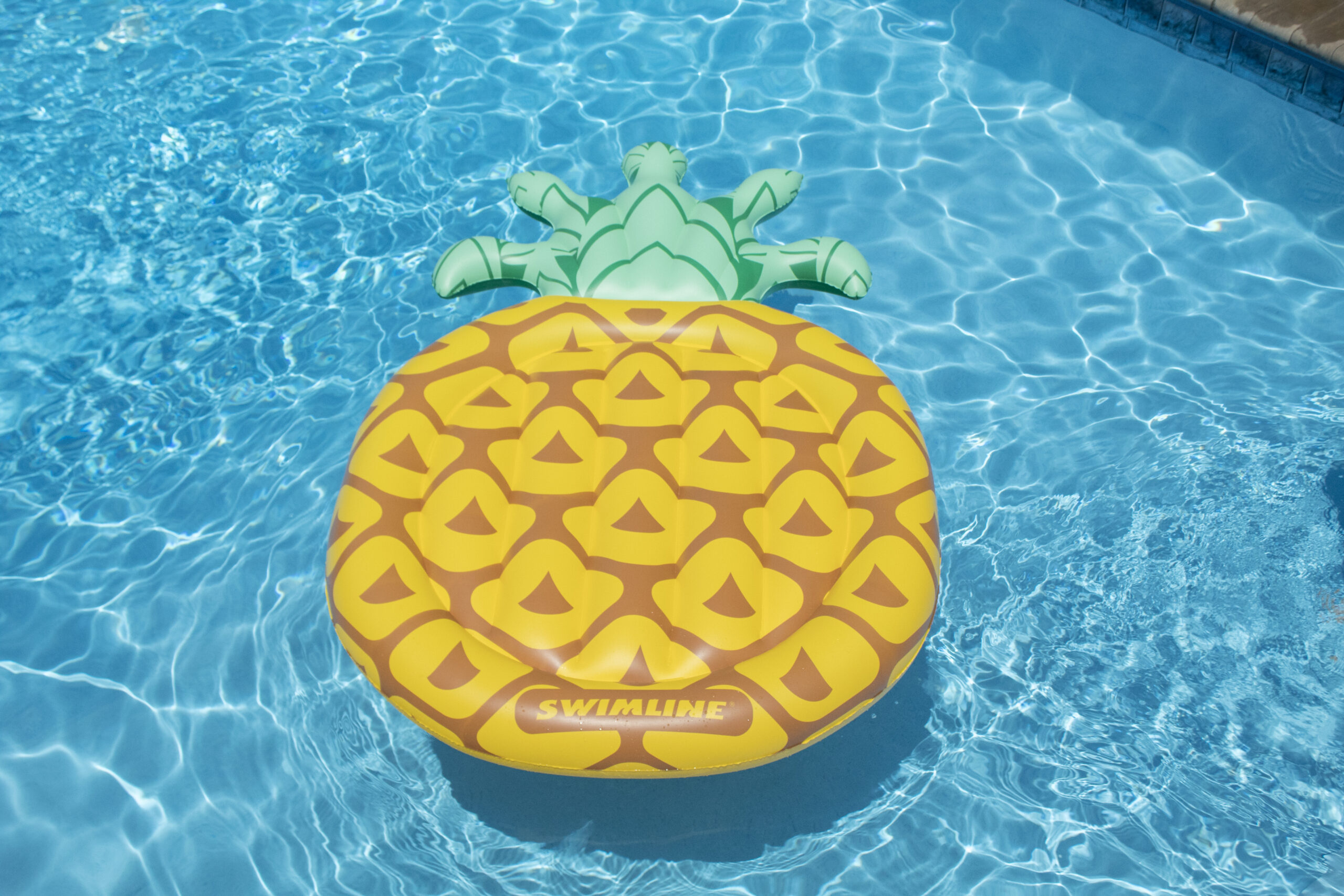 Swimline Pineapple XL Island 88" x 50" #90649